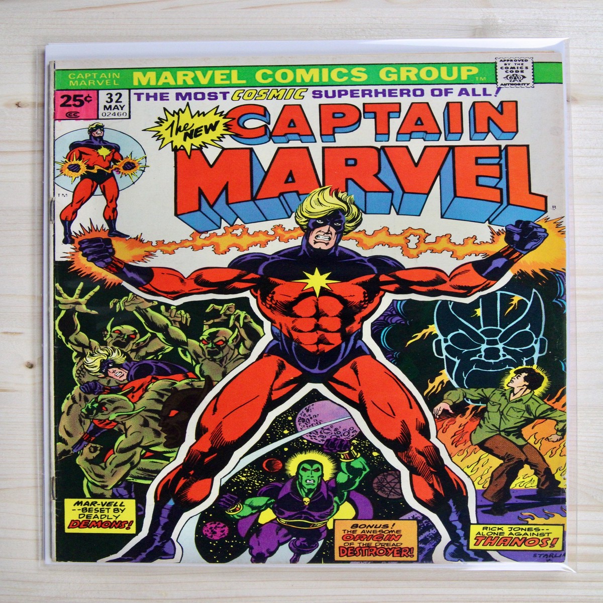 Captain Marvel 32 Marvel (1974) 70 FNVF Thanos War Klaus Janson cover