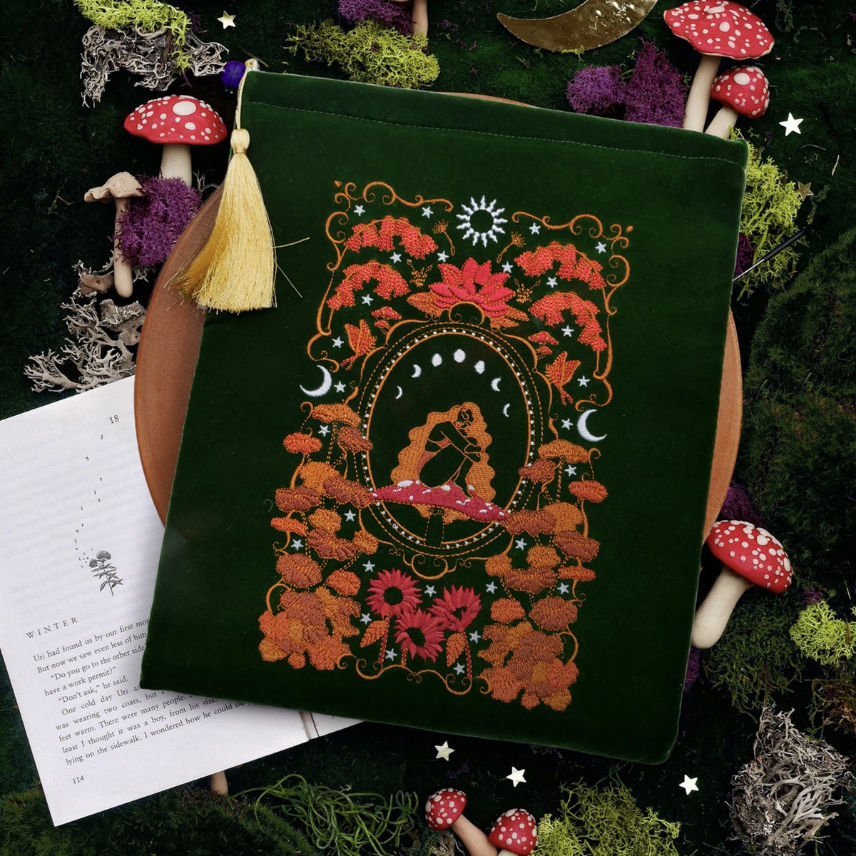 Wonderland Book Sleeve - Green