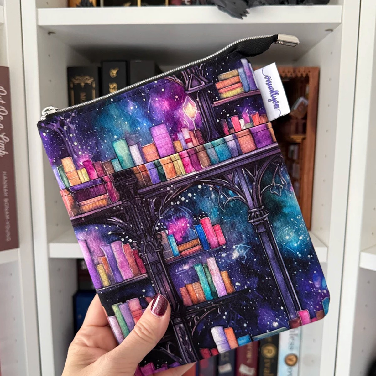 Enchanted Bookshelf - e-reader Zippered Sleeve