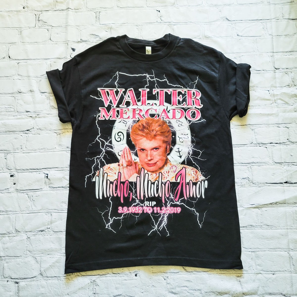 Mucho Mucho Amor Tee (Unisex)