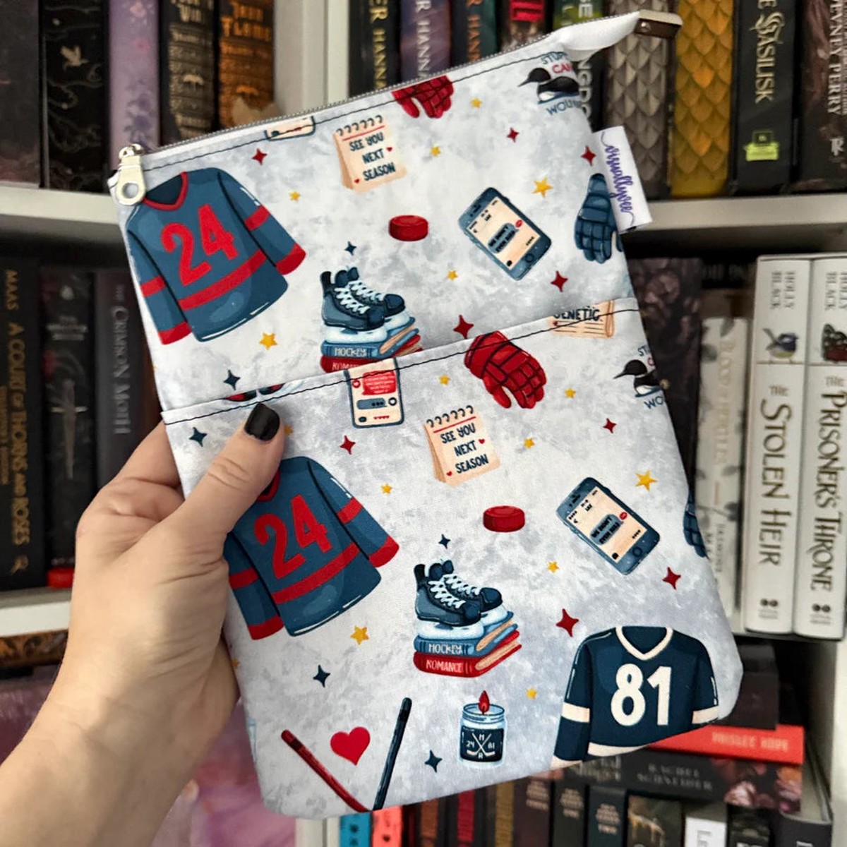 Hockey Romance - Zippered Book Sleeve